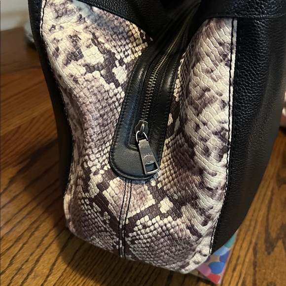 Coach Lexi Snake Embossed Leather Shoulder Bag. Limited edition. Beautiful - Picture 3 of 12